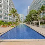 Luxury beachfront Condo Edificio Morros 3 by Inmobiliaria MFR